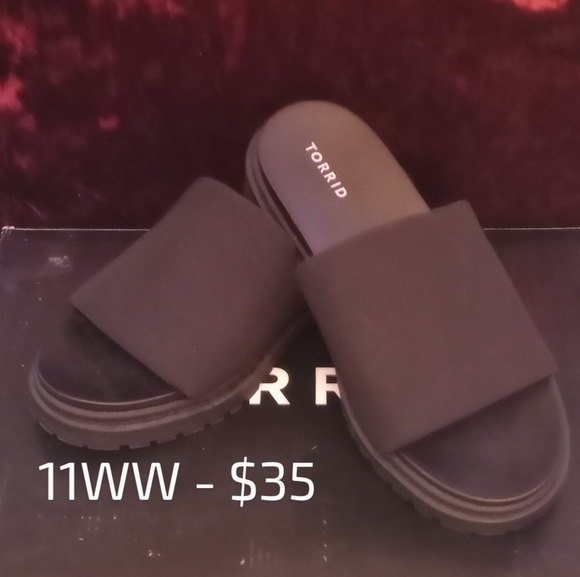 Shoes - Picture 7 of 8